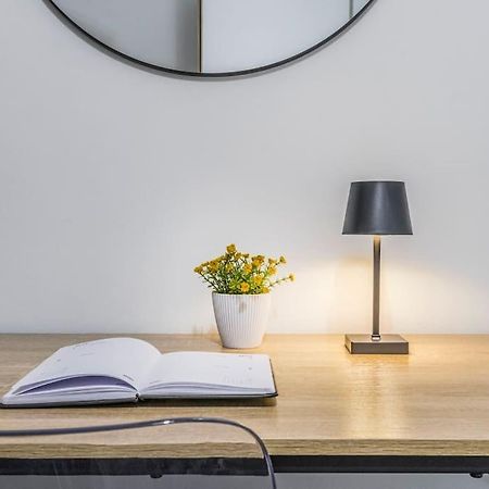 Famileisure Suites Near Policlinico & University 摩德纳 外观 照片