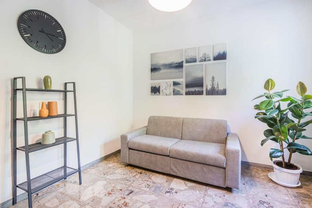 Famileisure Suites Near Policlinico & University 摩德纳 外观 照片